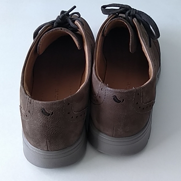 Clarks - Picture 5 of 8